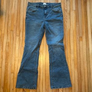 Women’s Time and Tru Mid-wash Mid-Rise Straight Jeans